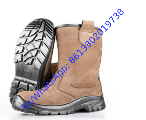 Waterresistance Safety Shoes Black Thermal Insulation Ideal for Cold Weather Jobs Ensuring Safety and Warmth During Work
